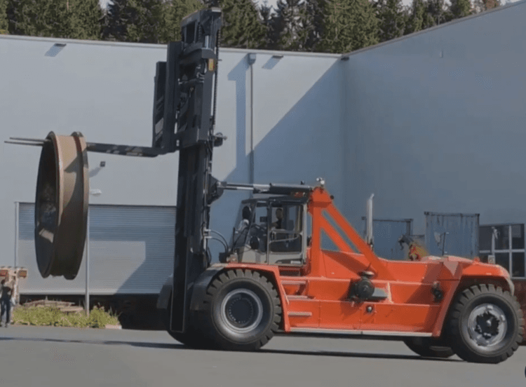 An illustration of Kalmar DCG720-10LB the biggest forklift.