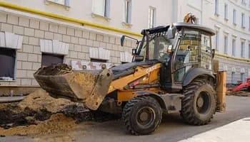 How to Operate a Case 580 Backhoe