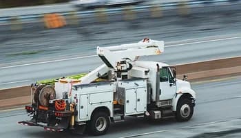 Top Main Factors to Consider When Leasing a Service Truck